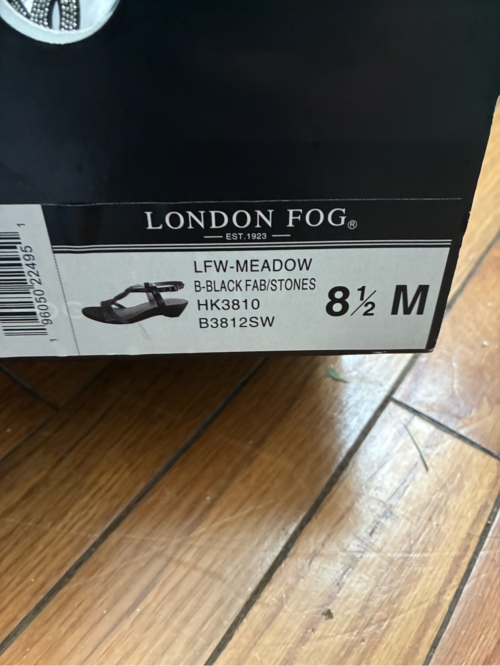 London Fog Black T-Strap Sandals with Stone Accents